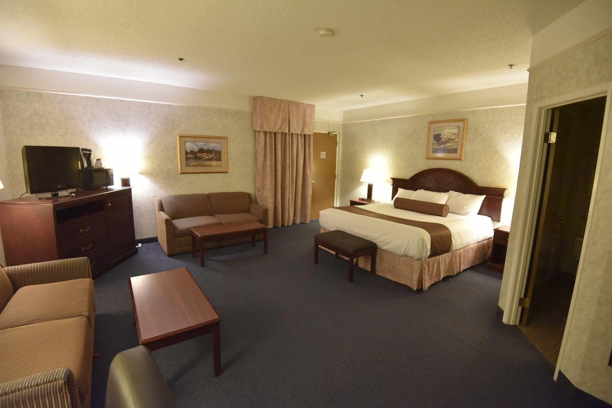 Tropical Inn - North Battleford Kültér fotó