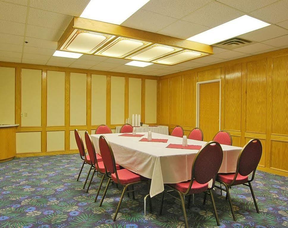 Tropical Inn - North Battleford Kültér fotó